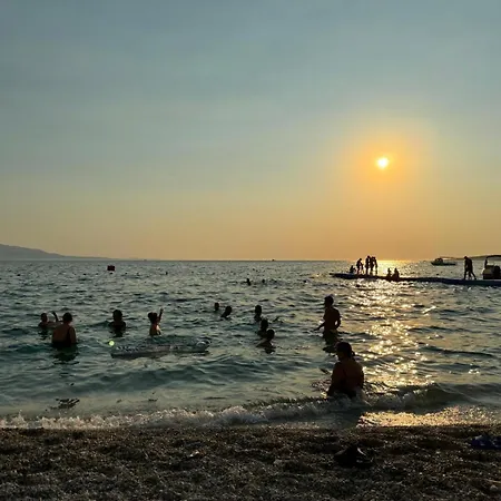 Oli Golden Saranda