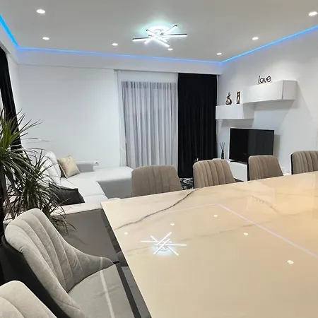 Oli Golden * Sarandë