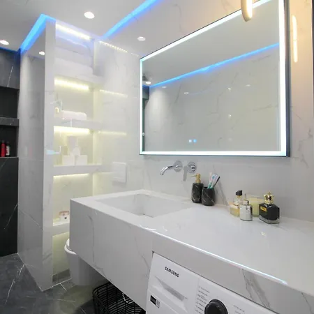 Oli Golden * Sarandë