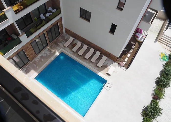 Oli Golden Daire Saranda