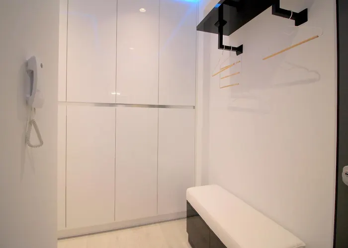 Oli Golden Apartment