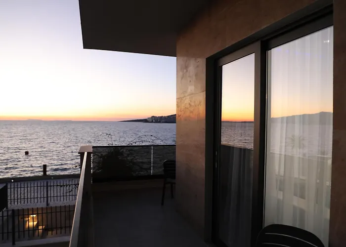 Oli Golden Apartment *